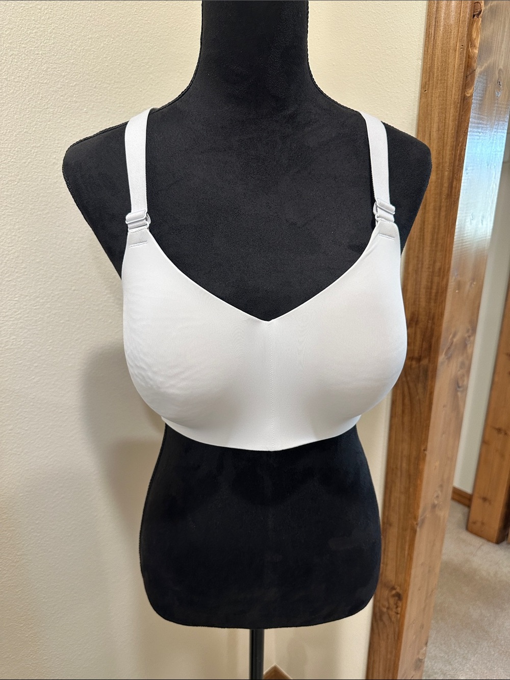 Avia Smooth Wireless Seamless Bra - White